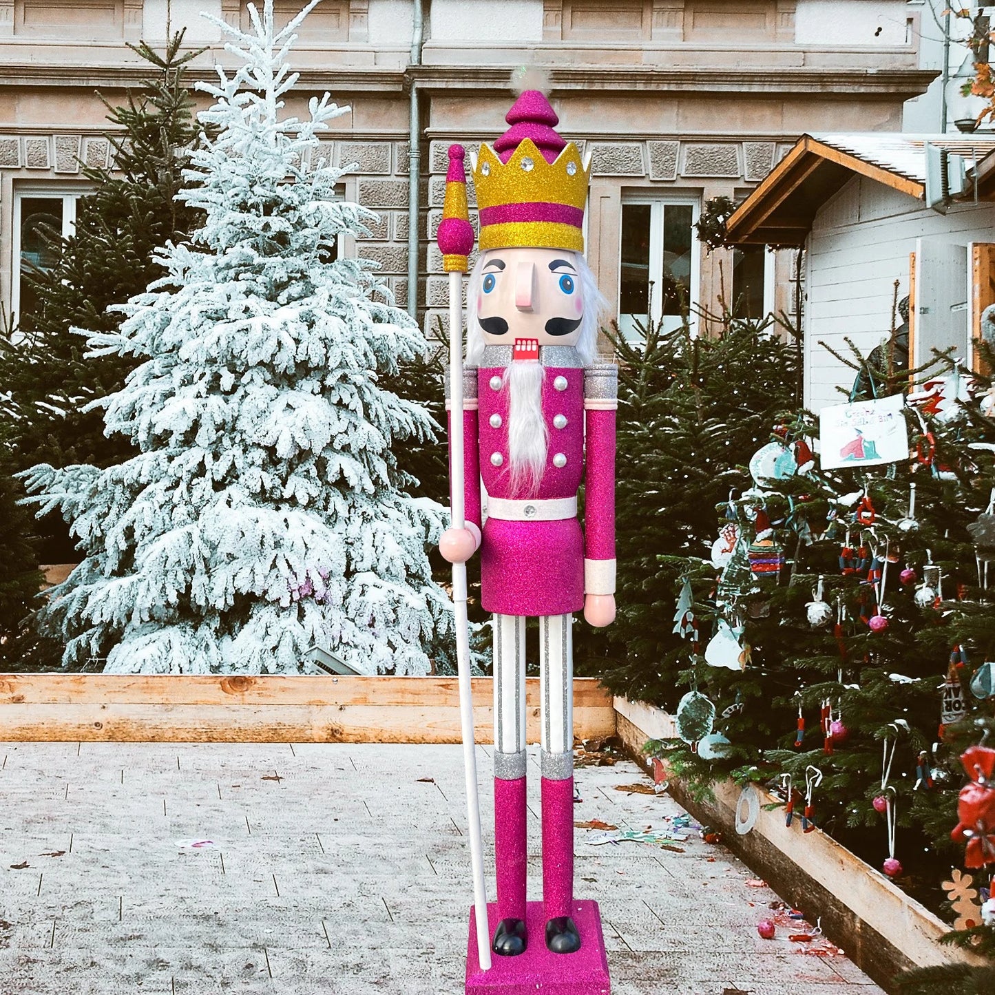 Majestic Magenta Nutcracker King – 4ft XL Glitter Decor