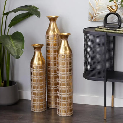 Elegant Gold Metal Vase Set – A Statement of Sophistication and Style