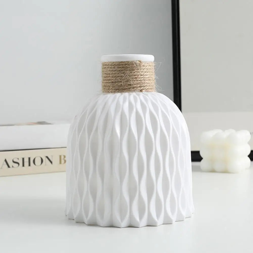 Modern Minimalist Decorative Vase – A Chic Accent for Any Space