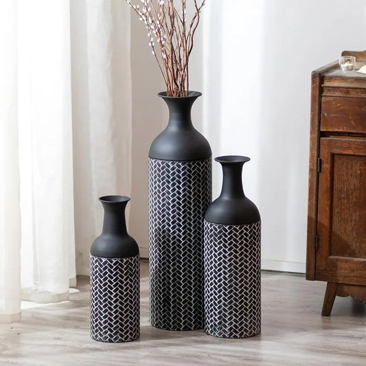 Elegant Black Metal Floor Vase Set – Timeless Vintage Charm