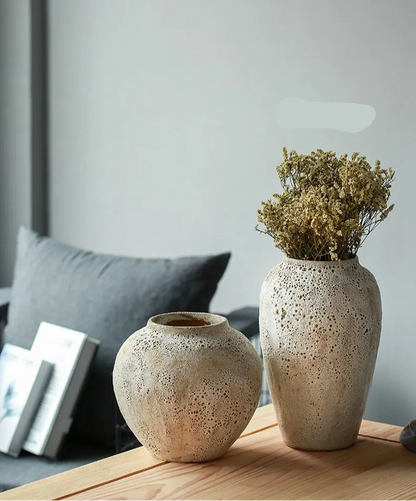 Timeless Elegance: Retro Ceramic Vase with Antique Finish