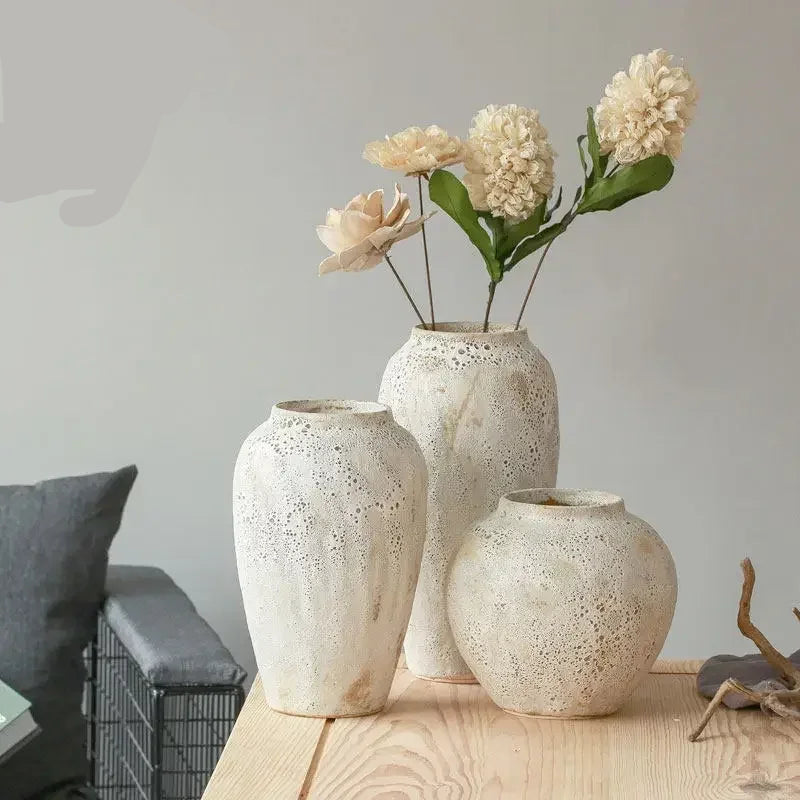 Timeless Elegance: Retro Ceramic Vase with Antique Finish