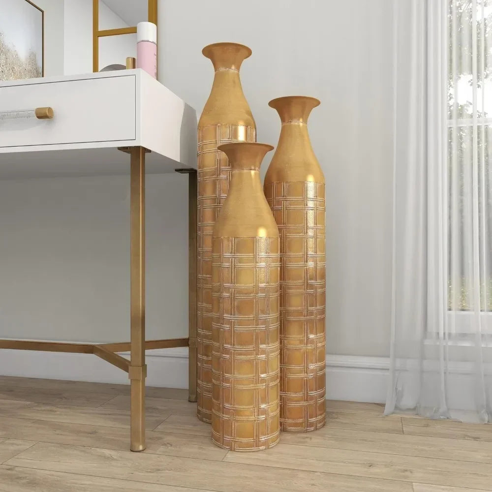 Elegant Gold Metal Vase Set – A Statement of Sophistication and Style